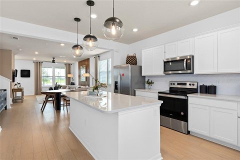 Townhouse in Winter Garden, Florida 3 bedrooms, 153.47 sq.m. № 2379307 - photo 9