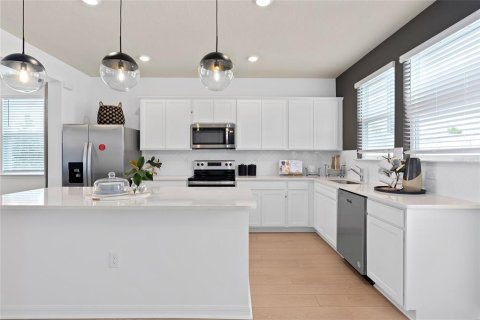 Townhouse in Winter Garden, Florida 3 bedrooms, 153.47 sq.m. № 2379307 - photo 5