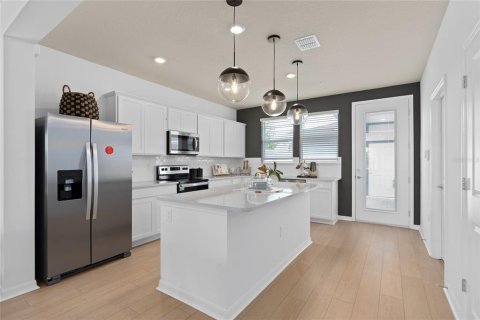 Townhouse in Winter Garden, Florida 3 bedrooms, 153.47 sq.m. № 2379307 - photo 4