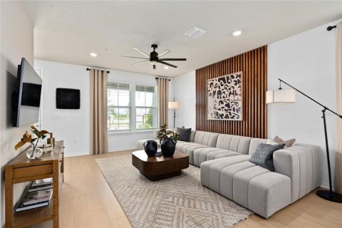 Townhouse in Winter Garden, Florida 3 bedrooms, 153.47 sq.m. № 2379307 - photo 13