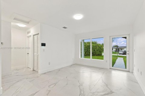 Villa ou maison à louer à Miami, Floride: 4 chambres, 122.45 m2 № 2434192 - photo 6