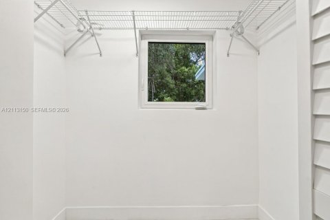 Villa ou maison à louer à Miami, Floride: 4 chambres, 122.45 m2 № 2434192 - photo 22