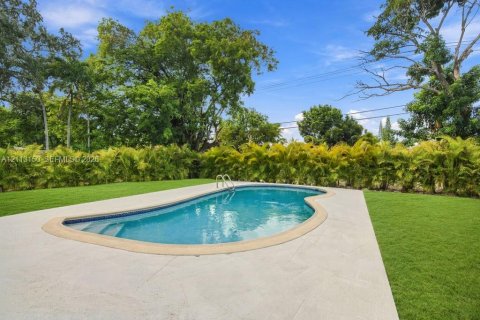 Villa ou maison à louer à Miami, Floride: 4 chambres, 122.45 m2 № 2434192 - photo 27