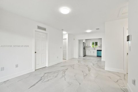 Villa ou maison à louer à Miami, Floride: 4 chambres, 122.45 m2 № 2434192 - photo 7