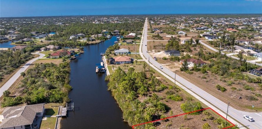 Terreno en Port Charlotte, Florida № 2103699