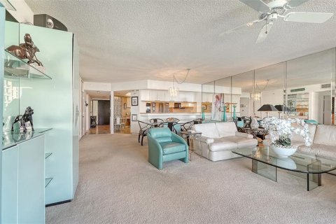 Condo in Longboat Key, Florida, 3 bedrooms  № 2424438 - photo 2