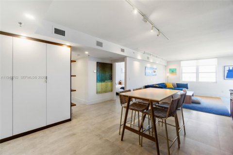 Copropriété à louer à Miami Beach, Floride: 2 chambres, 110.55 m2 № 2153048 - photo 9