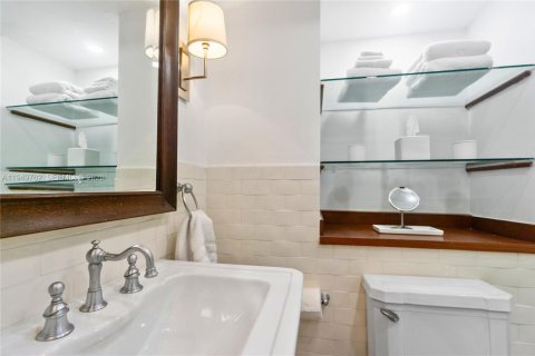 Copropriété à louer à Miami Beach, Floride: 2 chambres, 110.55 m2 № 2153048 - photo 16