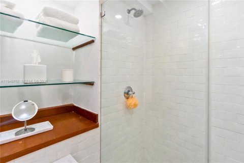 Copropriété à louer à Miami Beach, Floride: 2 chambres, 110.55 m2 № 2153048 - photo 17
