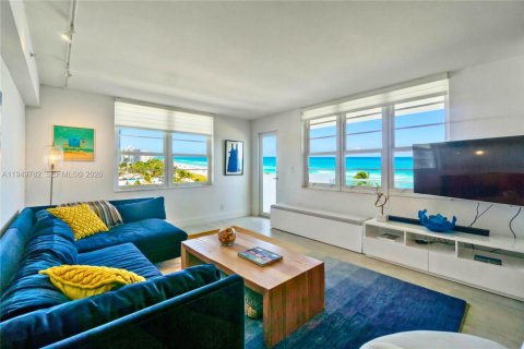 Copropriété à louer à Miami Beach, Floride: 2 chambres, 110.55 m2 № 2153048 - photo 3