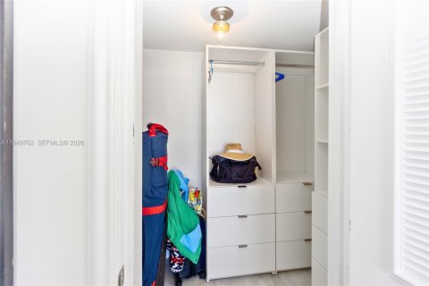 Copropriété à louer à Miami Beach, Floride: 2 chambres, 110.55 m2 № 2153048 - photo 14