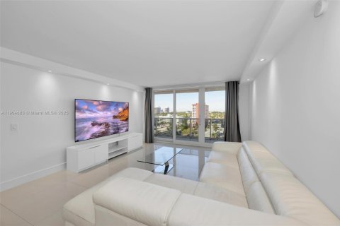 Condominio en venta en Hallandale Beach, Florida, 2 dormitorios, 102.19 m2 № 2015614 - foto 7