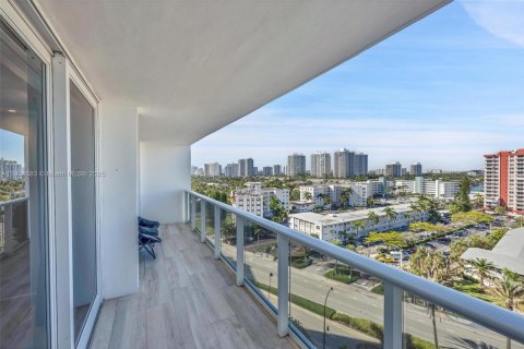 Condominio en venta en Hallandale Beach, Florida, 2 dormitorios, 102.19 m2 № 2015614 - foto 29