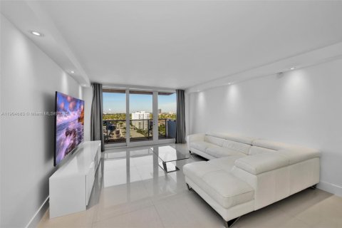 Condominio en venta en Hallandale Beach, Florida, 2 dormitorios, 102.19 m2 № 2015614 - foto 4