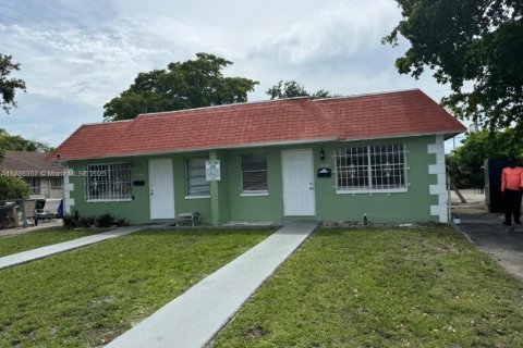 Commercial property in Fort Lauderdale, Florida 237.27 sq.m. № 1701467 - photo 22