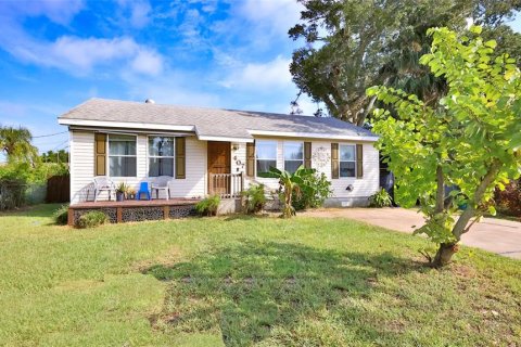 House in Edgewater, Florida 3 bedrooms, 96.62 sq.m. № 2324725 - photo 2