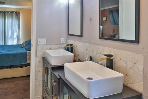House in Edgewater, Florida 3 bedrooms, 96.62 sq.m. № 2324725 - photo 17