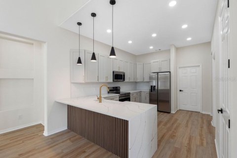 House in Sarasota, Florida 5 bedrooms, 309.27 sq.m. № 1884539 - photo 17