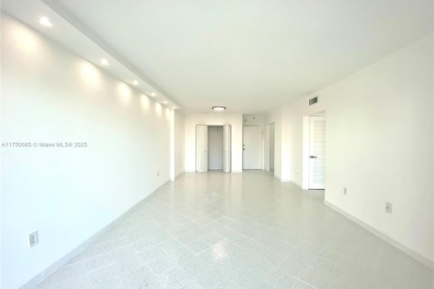 Снять в аренду кондоминиум в Санни-Айлс-Бич, Флорида 1 спальня, 66.89м2, № 1693431 - фото 8