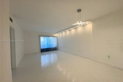 Снять в аренду кондоминиум в Санни-Айлс-Бич, Флорида 1 спальня, 66.89м2, № 1693431 - фото 9