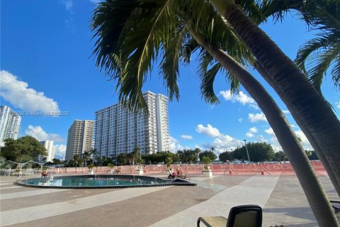 Снять в аренду кондоминиум в Санни-Айлс-Бич, Флорида 1 спальня, 66.89м2, № 1693431 - фото 28
