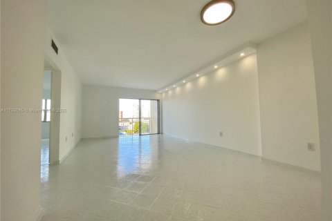 Снять в аренду кондоминиум в Санни-Айлс-Бич, Флорида 1 спальня, 66.89м2, № 1693431 - фото 13