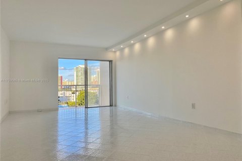 Снять в аренду кондоминиум в Санни-Айлс-Бич, Флорида 1 спальня, 66.89м2, № 1693431 - фото 14