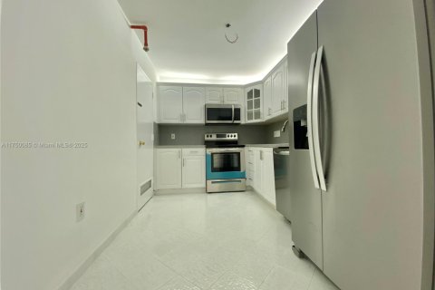 Снять в аренду кондоминиум в Санни-Айлс-Бич, Флорида 1 спальня, 66.89м2, № 1693431 - фото 4