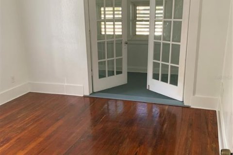 Propiedad comercial en alquiler en New Smyrna Beach, Florida, 118.91 m2 № 1791109 - foto 6