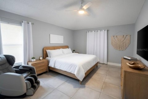 Casa en venta en Orlando, Florida, 4 dormitorios, 192.31 m2 № 2143349 - foto 19