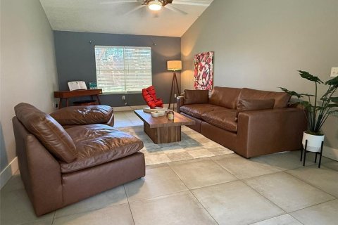 Casa en venta en Orlando, Florida, 4 dormitorios, 192.31 m2 № 2143349 - foto 10