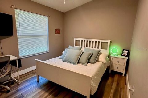 Casa en venta en Orlando, Florida, 4 dormitorios, 192.31 m2 № 2143349 - foto 4