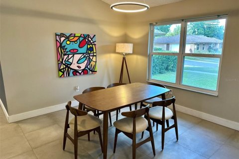 Casa en venta en Orlando, Florida, 4 dormitorios, 192.31 m2 № 2143349 - foto 6