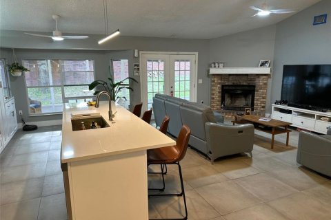 Casa en venta en Orlando, Florida, 4 dormitorios, 192.31 m2 № 2143349 - foto 7