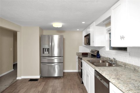 House in Holly Hill, Florida 2 bedrooms, 60.76 sq.m. № 2222976 - photo 6