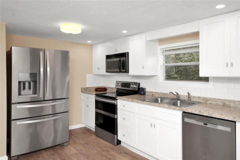 House in Holly Hill, Florida 2 bedrooms, 60.76 sq.m. № 2222976 - photo 15