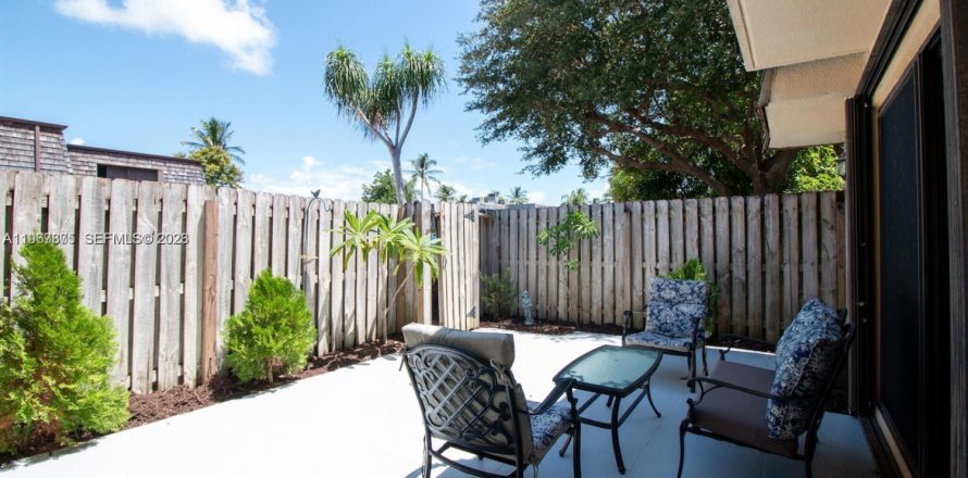 Touwnhouse à Palm Springs, Floride 2 chambres, 114.46 m2 № 2028605