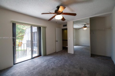 Touwnhouse à louer à Palm Springs, Floride: 2 chambres, 114.46 m2 № 2028605 - photo 10