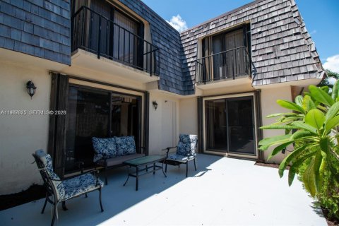 Touwnhouse à louer à Palm Springs, Floride: 2 chambres, 114.46 m2 № 2028605 - photo 16