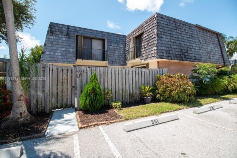 Touwnhouse à louer à Palm Springs, Floride: 2 chambres, 114.46 m2 № 2028605 - photo 12