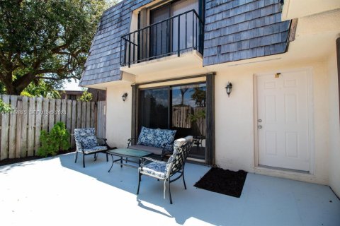 Touwnhouse à louer à Palm Springs, Floride: 2 chambres, 114.46 m2 № 2028605 - photo 17