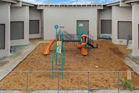Commercial property in Lauderhill, Florida № 2244629 - photo 11