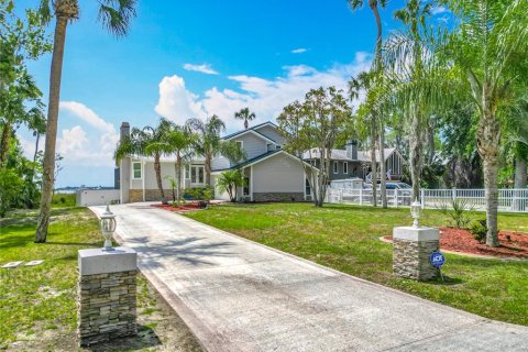 House in Crystal River, Florida 3 bedrooms, 185.53 sq.m. № 1717298 - photo 13