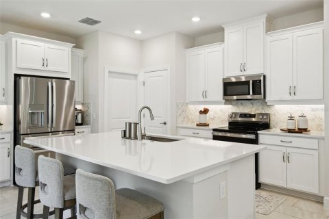 Villa ou maison à vendre à Kissimmee, Floride: 2 chambres, 126.9 m2 № 1808259 - photo 8