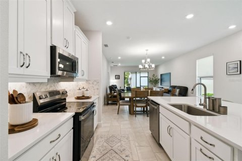 Villa ou maison à vendre à Kissimmee, Floride: 2 chambres, 126.9 m2 № 1808259 - photo 11