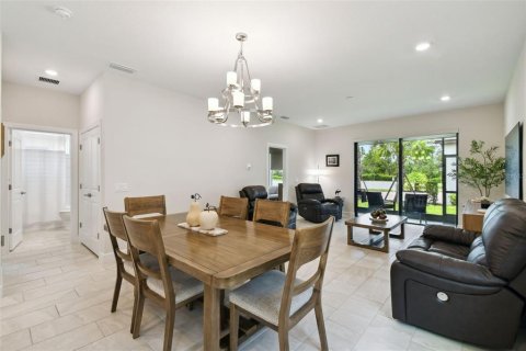 Villa ou maison à vendre à Kissimmee, Floride: 2 chambres, 126.9 m2 № 1808259 - photo 15