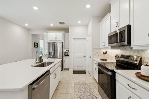 Villa ou maison à vendre à Kissimmee, Floride: 2 chambres, 126.9 m2 № 1808259 - photo 12