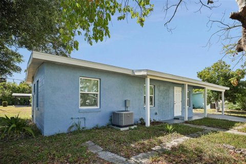Villa ou maison à vendre à Port Charlotte, Floride: 2 chambres, 68.28 m2 № 2149228 - photo 3
