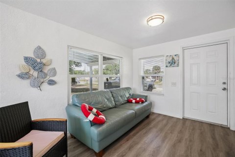 Villa ou maison à vendre à Port Charlotte, Floride: 2 chambres, 68.28 m2 № 2149228 - photo 7