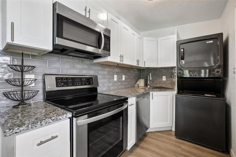 Villa ou maison à vendre à Port Charlotte, Floride: 2 chambres, 68.28 m2 № 2149228 - photo 10